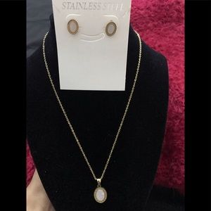 Stainless steel necklace and earrings 🔅